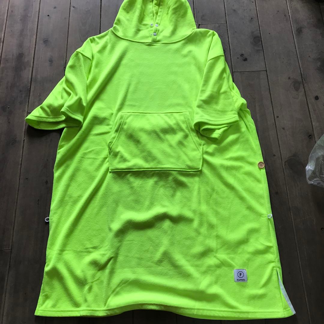 蛍光イエロー フード付きオーバーサイズウェア　タオル　着替え用