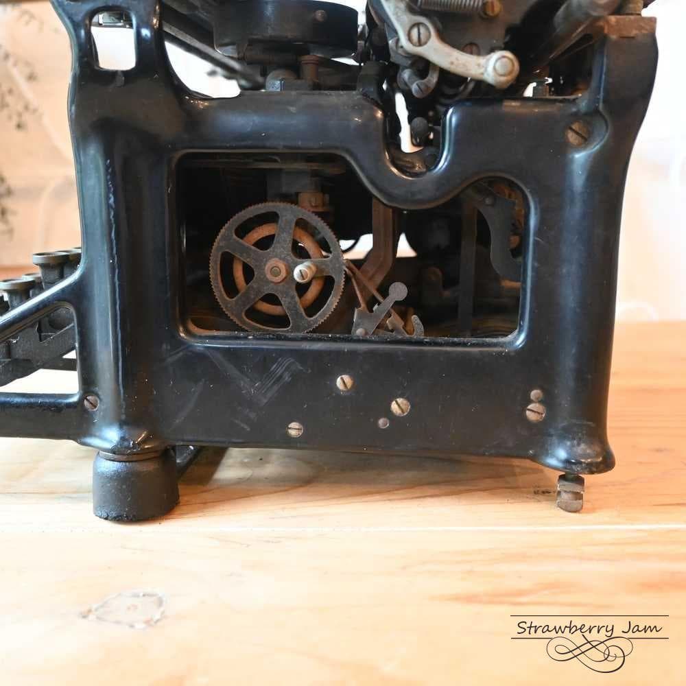 L3705-20 英国アンティーク UNDERWOOD タイプライター 店舗什器