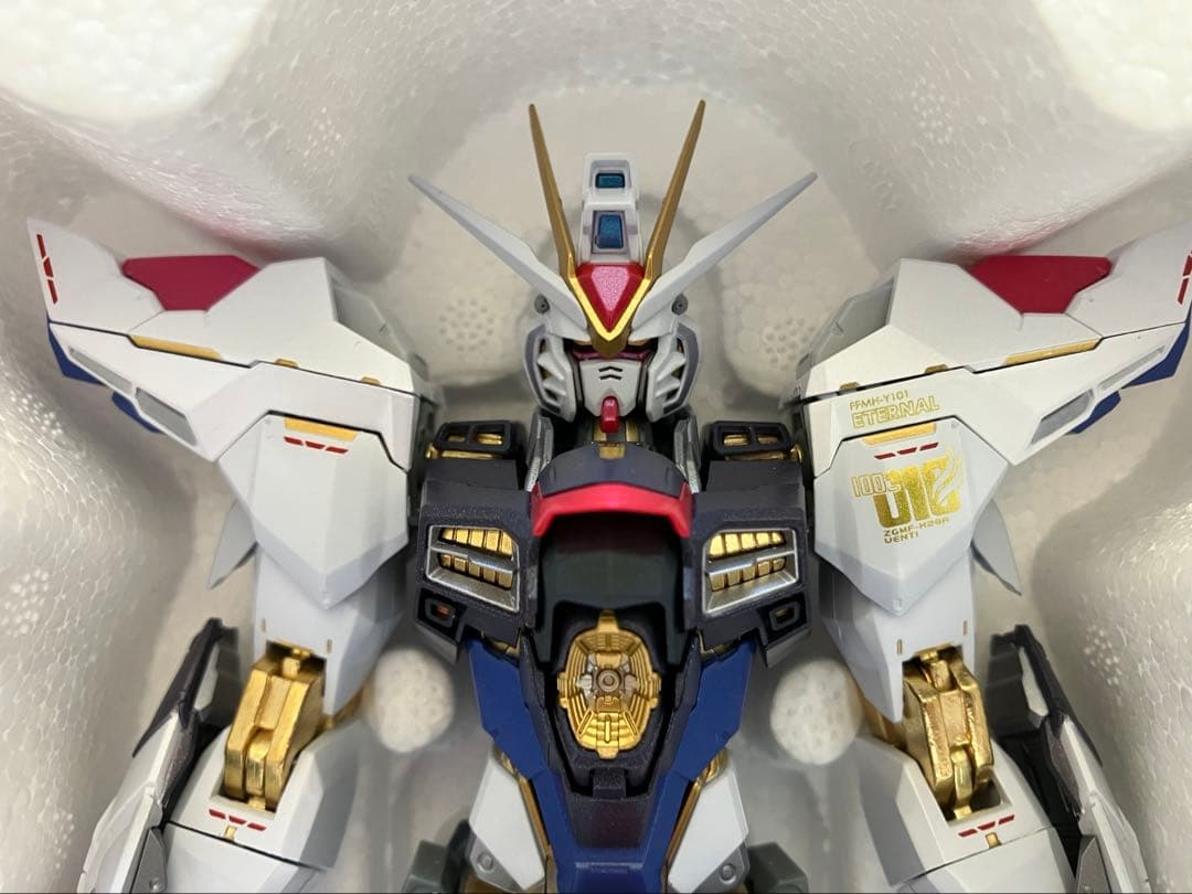 メタルビルド　ストライクフリーダム　2024 ➕光の翼 、キラ　アクスタ付き