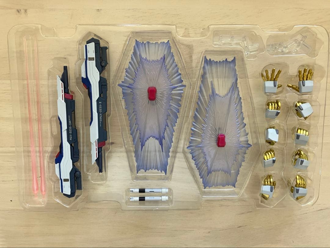 メタルビルド　ストライクフリーダム　2024 ➕光の翼 、キラ　アクスタ付き