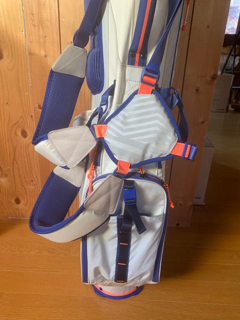 adidas ゴルフ　スタンド式キャディバッグ　軽量
