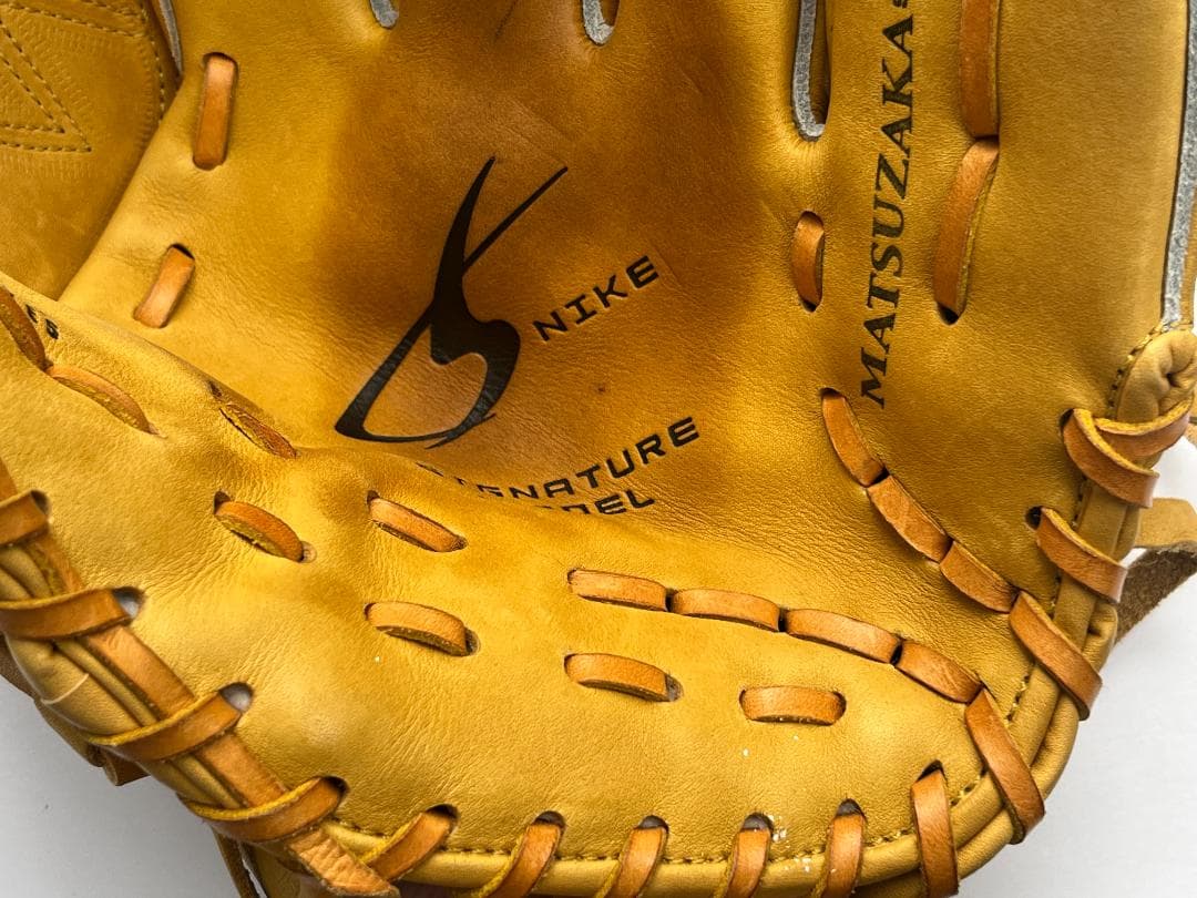 NIKE 一般軟式投手用グローブ 松坂大輔 限定モデル 右投げ用 当時物 即戦力