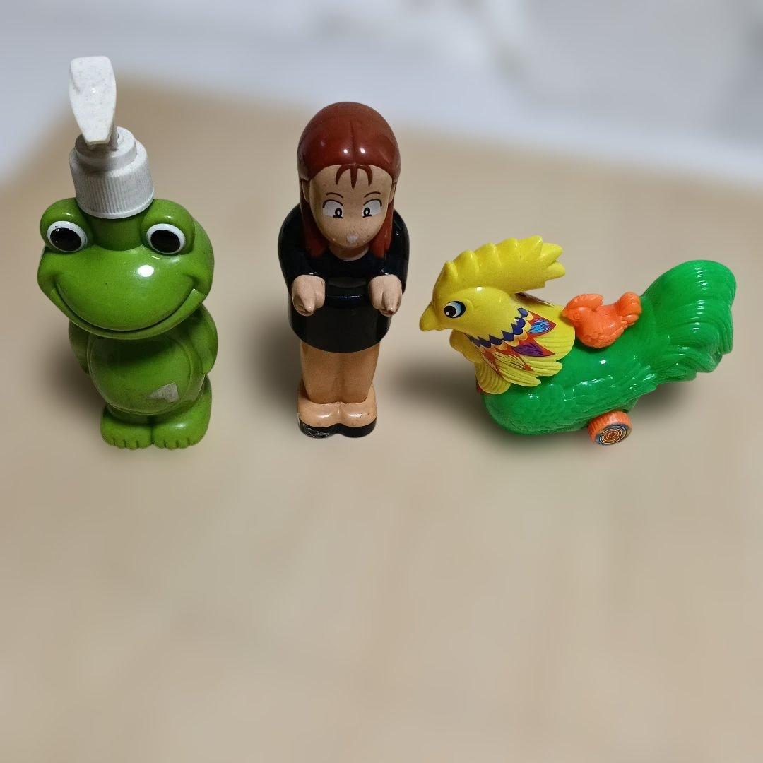 190..カエルと女の子と鳥のキャラクター.