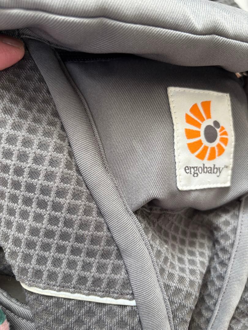 ergobaby OMNI breeze グラファイトグレー