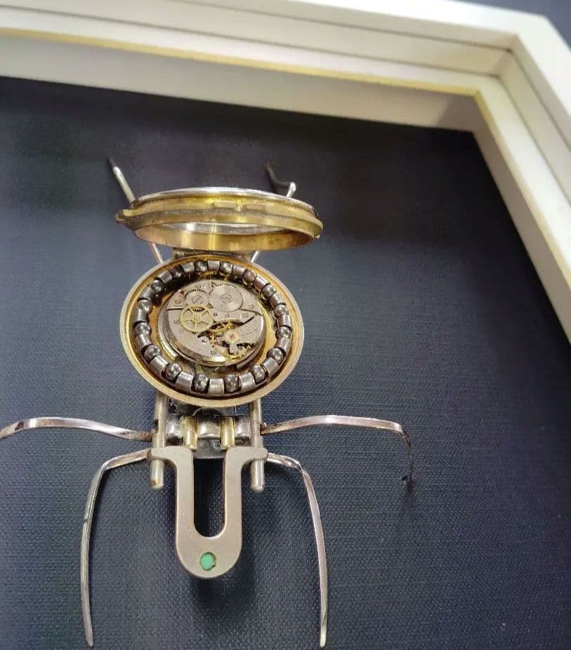 スチームパンク　懐中時計使用昆虫（額入り）G-01