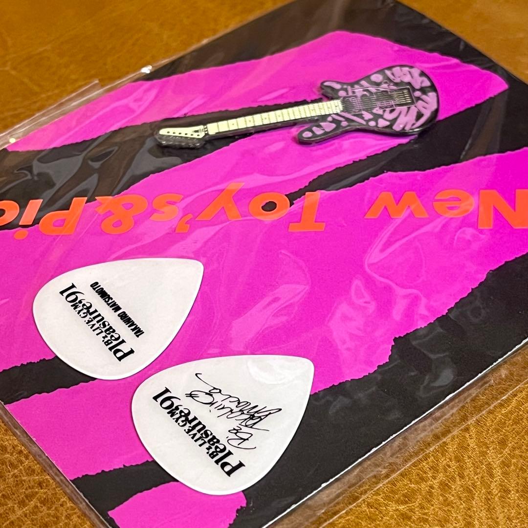 B'z Pleasure'91 ギター ピック ピンバッジ 松本孝弘