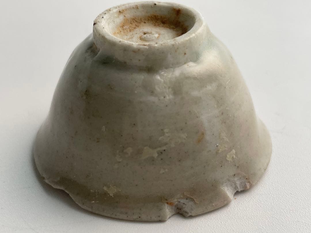骨董　アンティーク　初期伊万里　白磁盃　杯　酒器　酒杯　猪口　残欠　出土　発掘