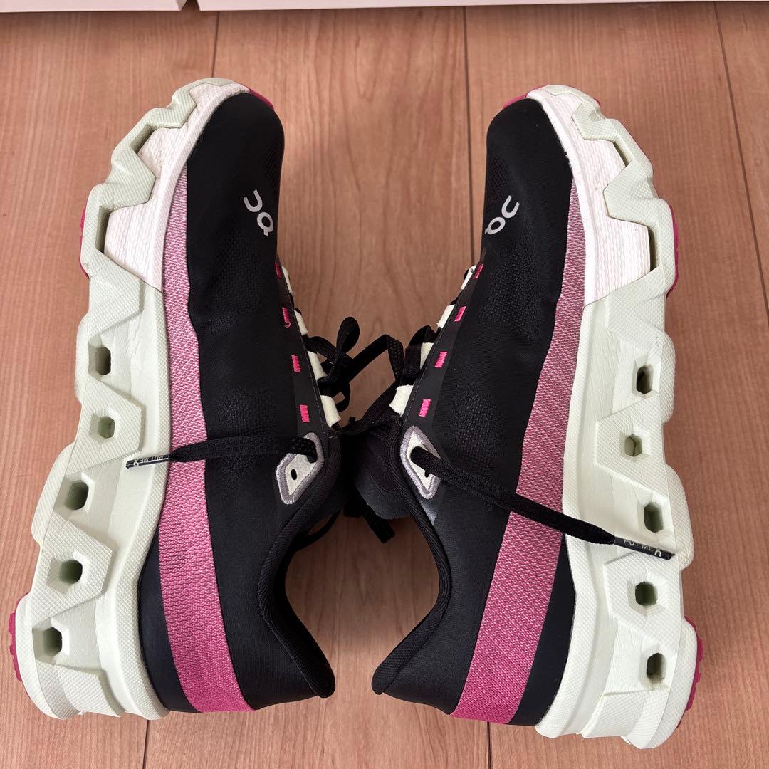 【匿名配送】オン クラウドモンスター ハイパー 25.5cm