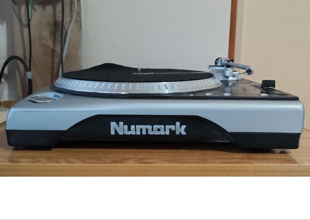 numark TT-200 ダイレクトドライブ ターンテーブル ①