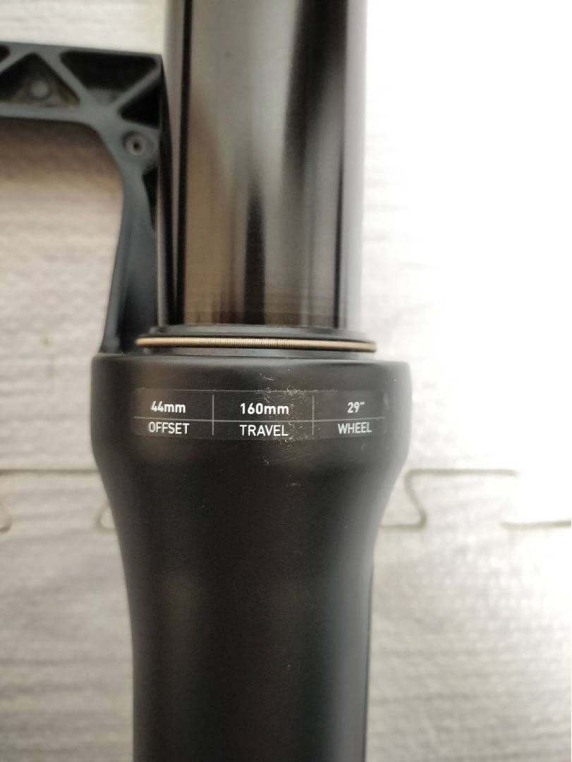 ROCKSHOX サスペンション　DOMAIN160mm29インチ