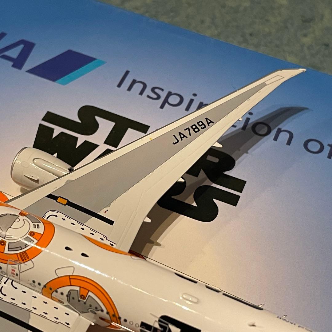 ANA 777-300ER スターウォーズ JA789A BB8 av 400