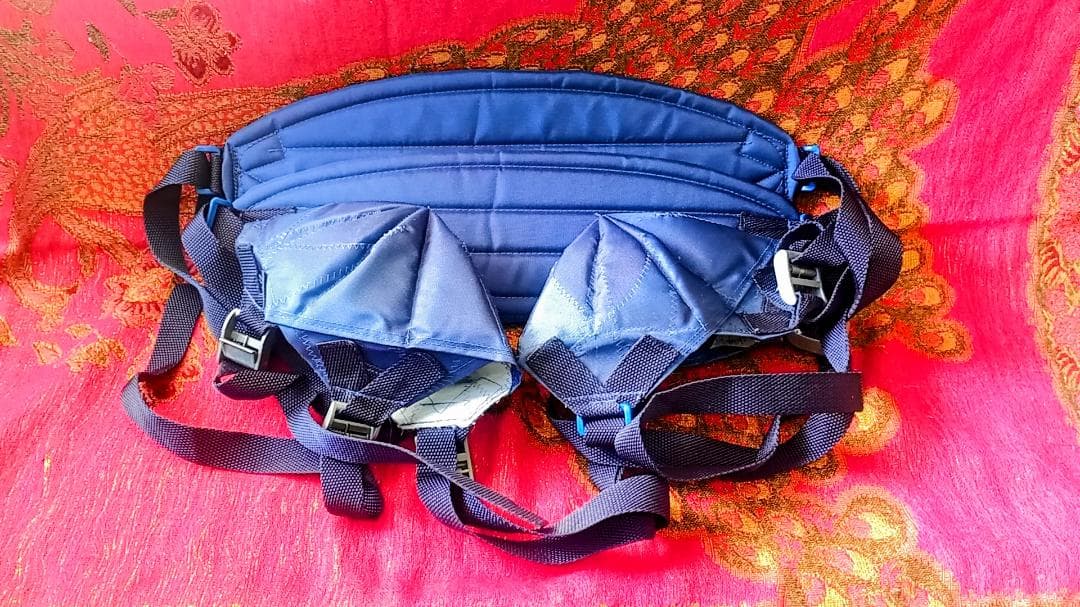 オウム真理教　修行アイテム　ゴムタク　ミラレパ　蓮華座　瞑想座法補助器具