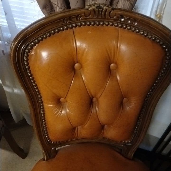 2脚セット　イタリア製　クラシック　ネコ脚　ロココ調チェア　本革張り　着座不可