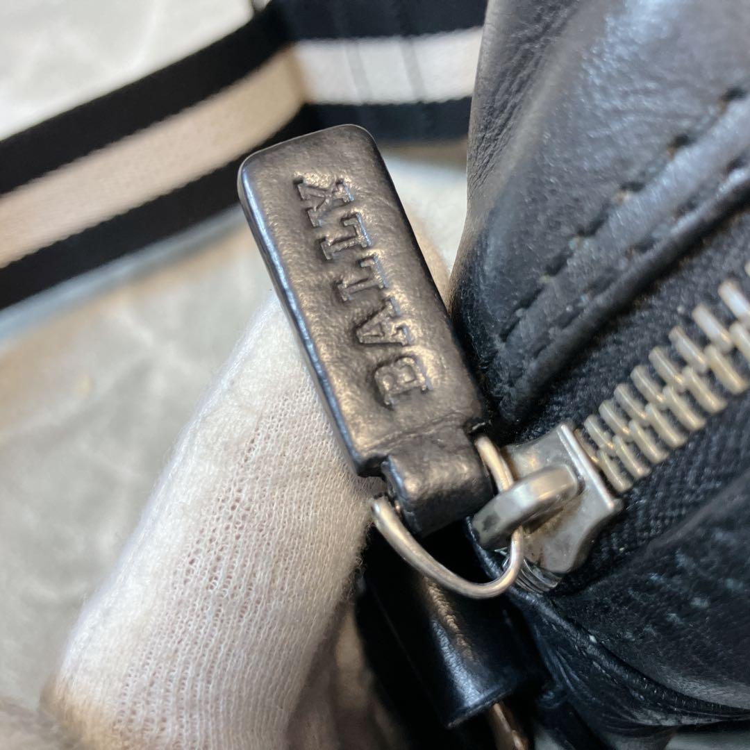 【美品】 BALLY レザー ショルダーバッグ サコッシュ スクエア ブラック