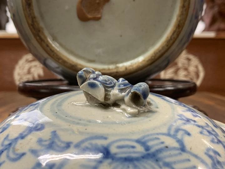 シノワズリ　十九世紀　中国清朝　中期 草花紋 染付 耳付 蓋付き　水指