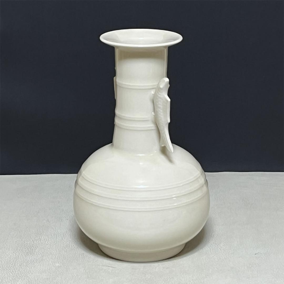 加藤渓山 牙黄磁 耳付花生 共箱 喜寿 渓山 魚耳 花入 耳付花入【k3635】