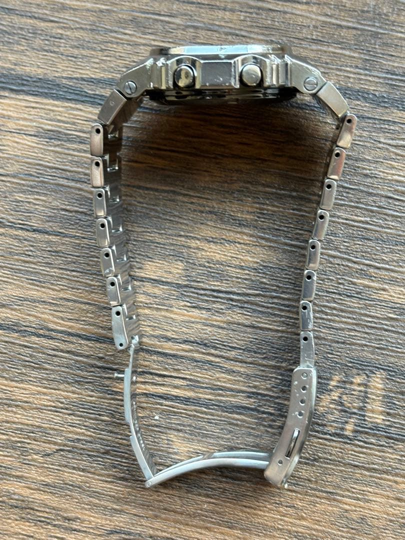 CASIO G-SHOCK GMW-B5000D-1JF 電波ソーラー シルバー