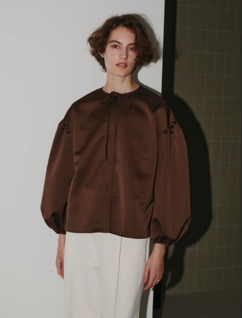 【新品・タグ付】OHGA SATIN BLOUSE サテンブラウス