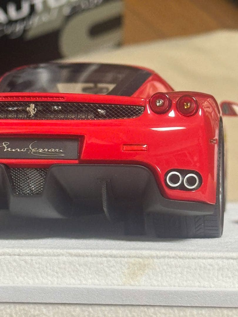 Ferrari Enzo 1:18 ミニカー