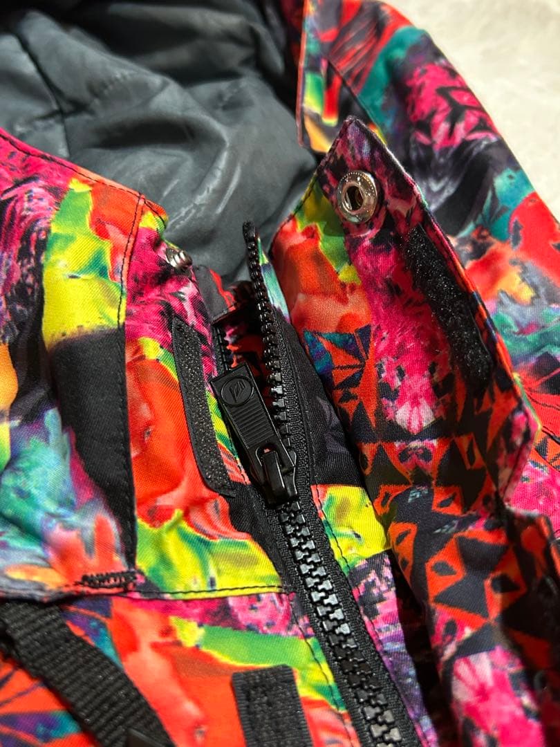 極美品VOLCOMスノーボードウェアジャケットFREE INSULATED