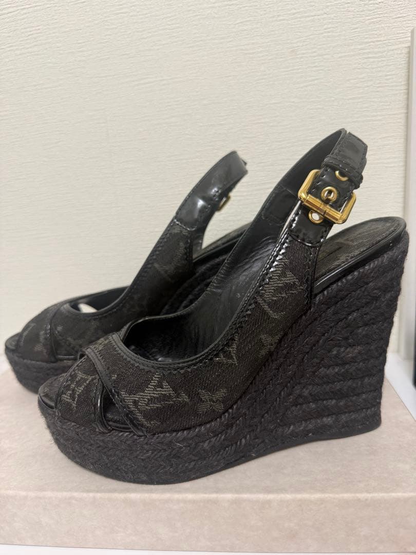 Louis Vuitton ブラック ウェッジサンダル