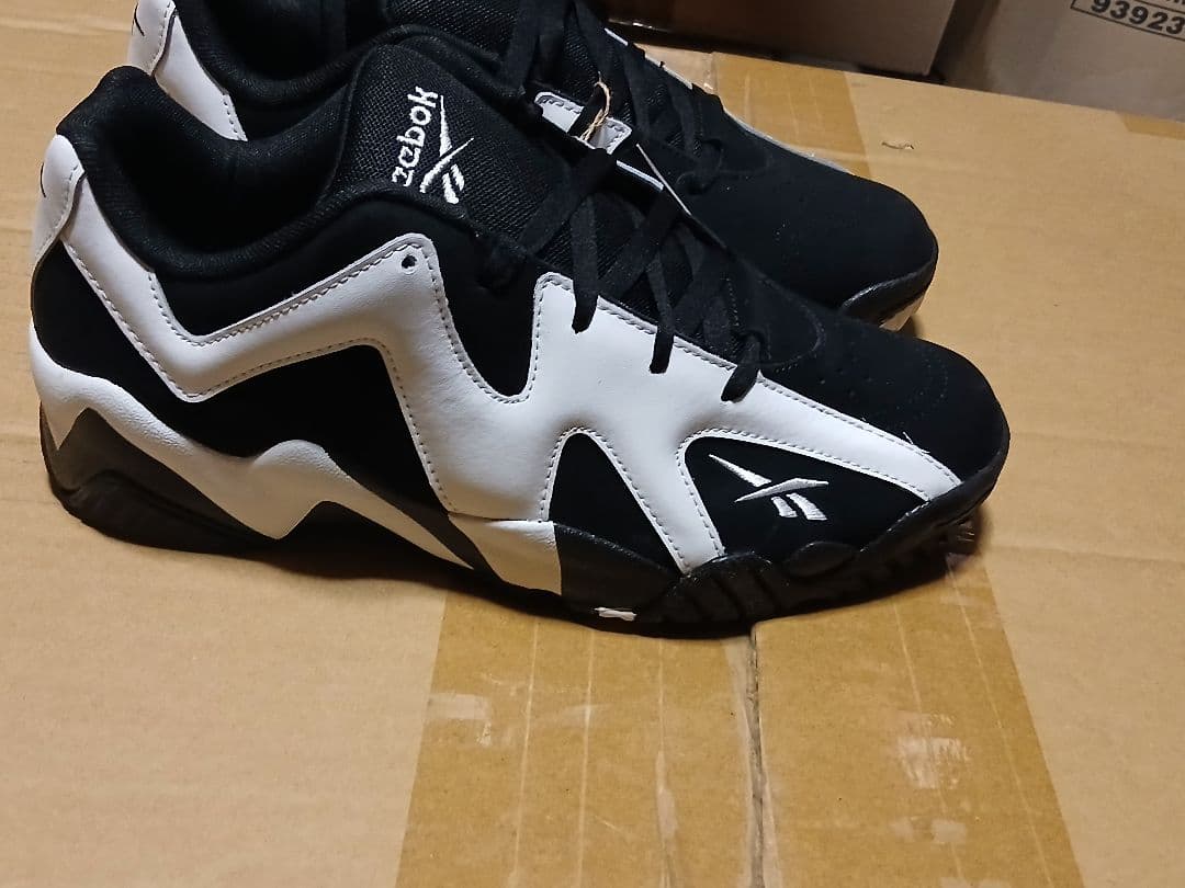 リーボックKAMIKAZELow 新品未使用Size29説明文お読み下さい。