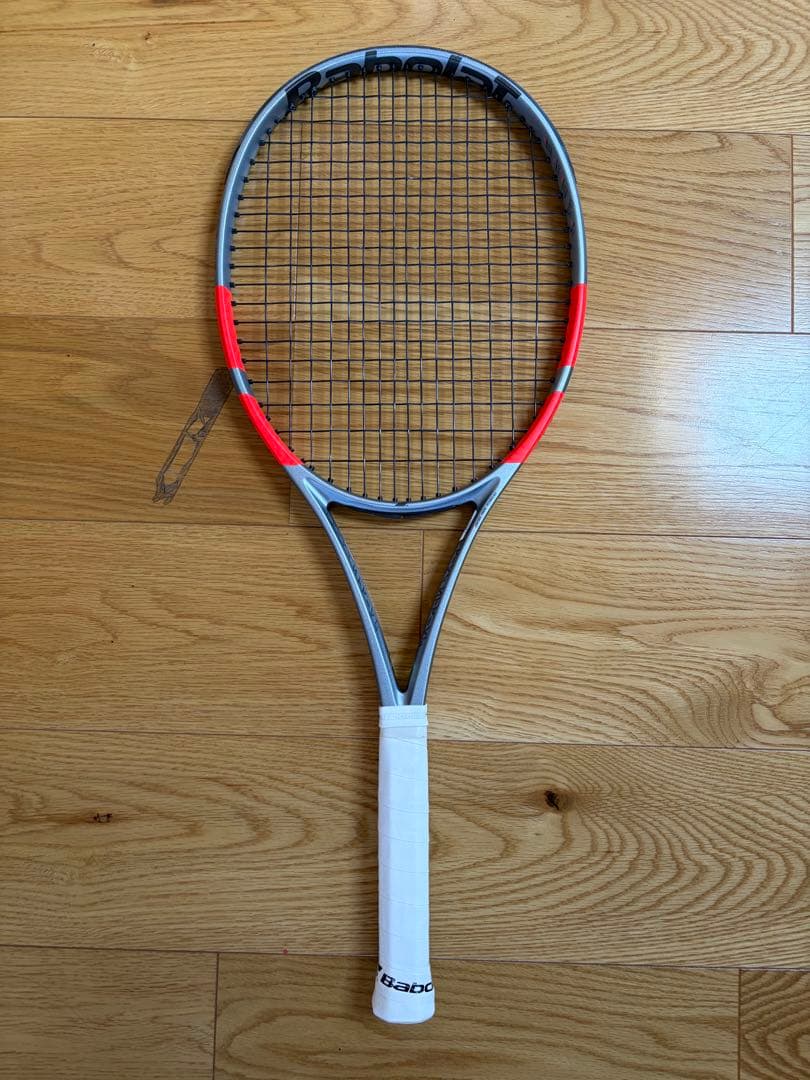 バボラ New2025 (使用10時間内)美品PURE STRIKE 100