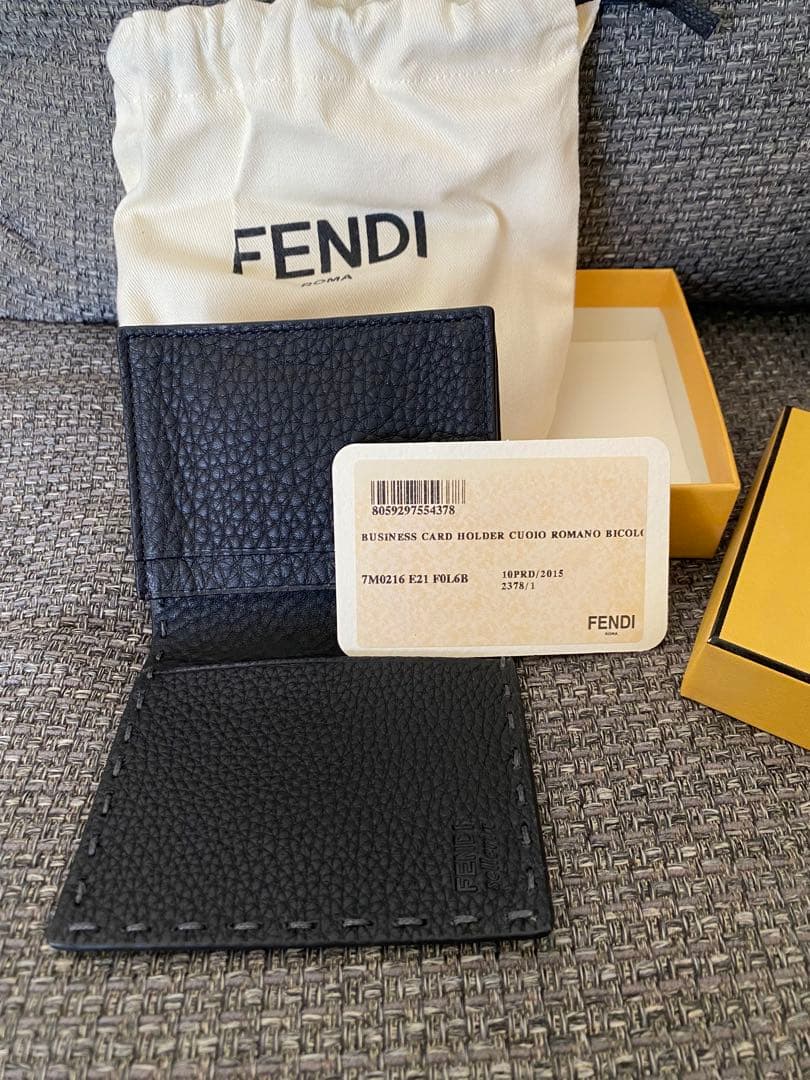 FENDIカードケース☆名刺入れ　完全新品未使用品 レア国内正規品　男女問わず☆