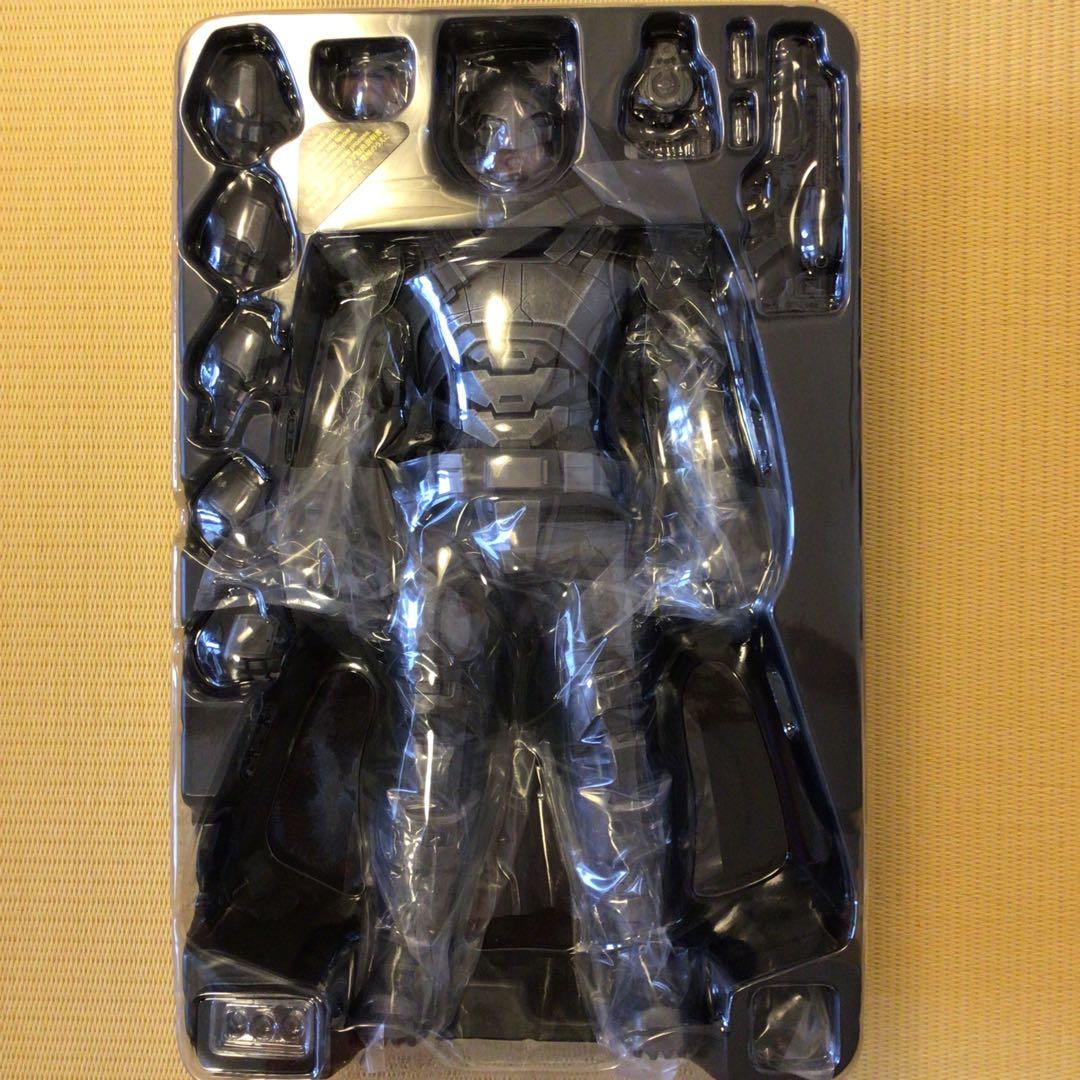 ホットトイズ　バットマンvsスーパーマン　アーマードバットマン