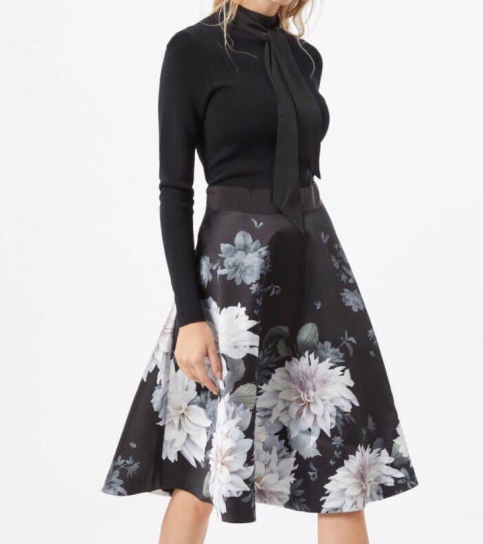TED BAKER サイズ2 ブラック　花柄フレアワンピース 長袖
