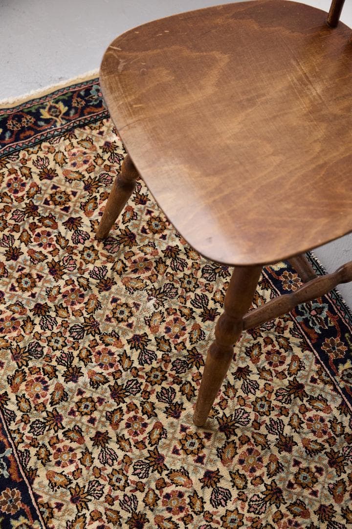 ヴィンテージラグ　トライバルラグ　パキスタン産　（124×71cm）サンド