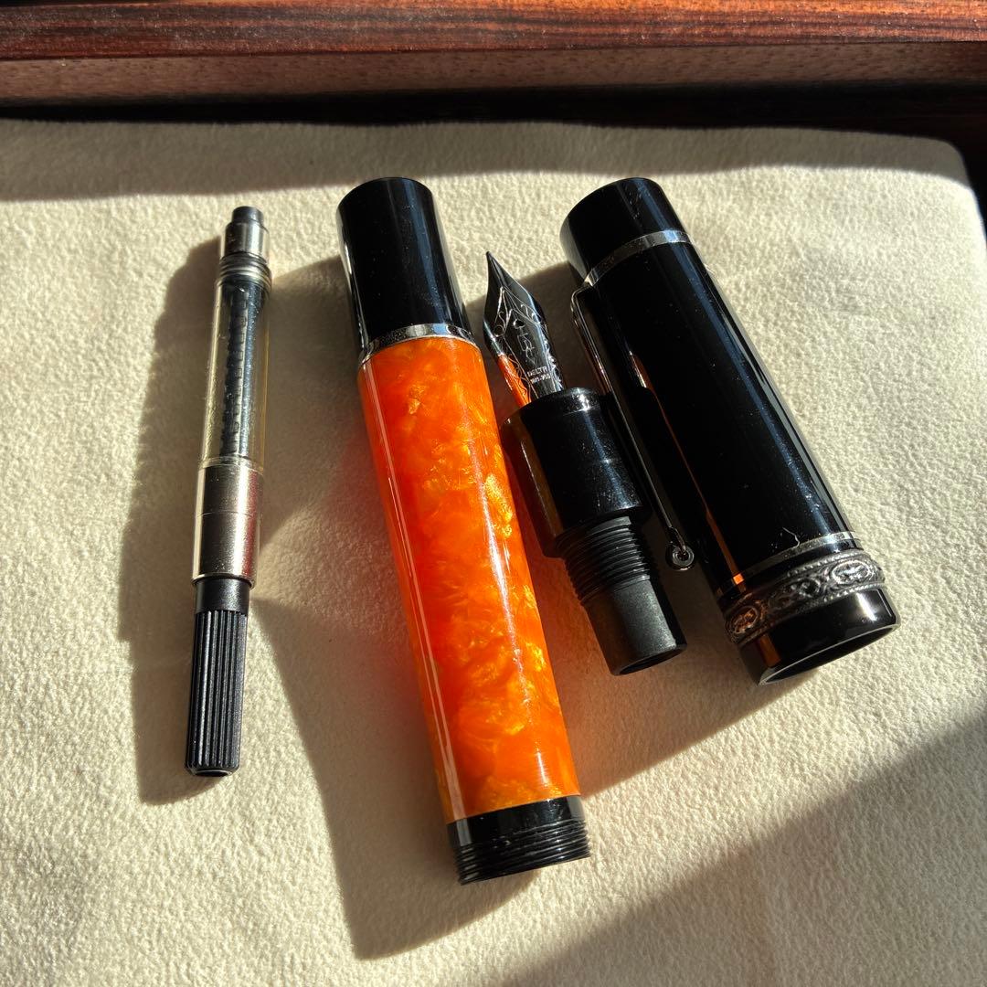 デルタドルチェビータミディアム　万年筆　18k M字