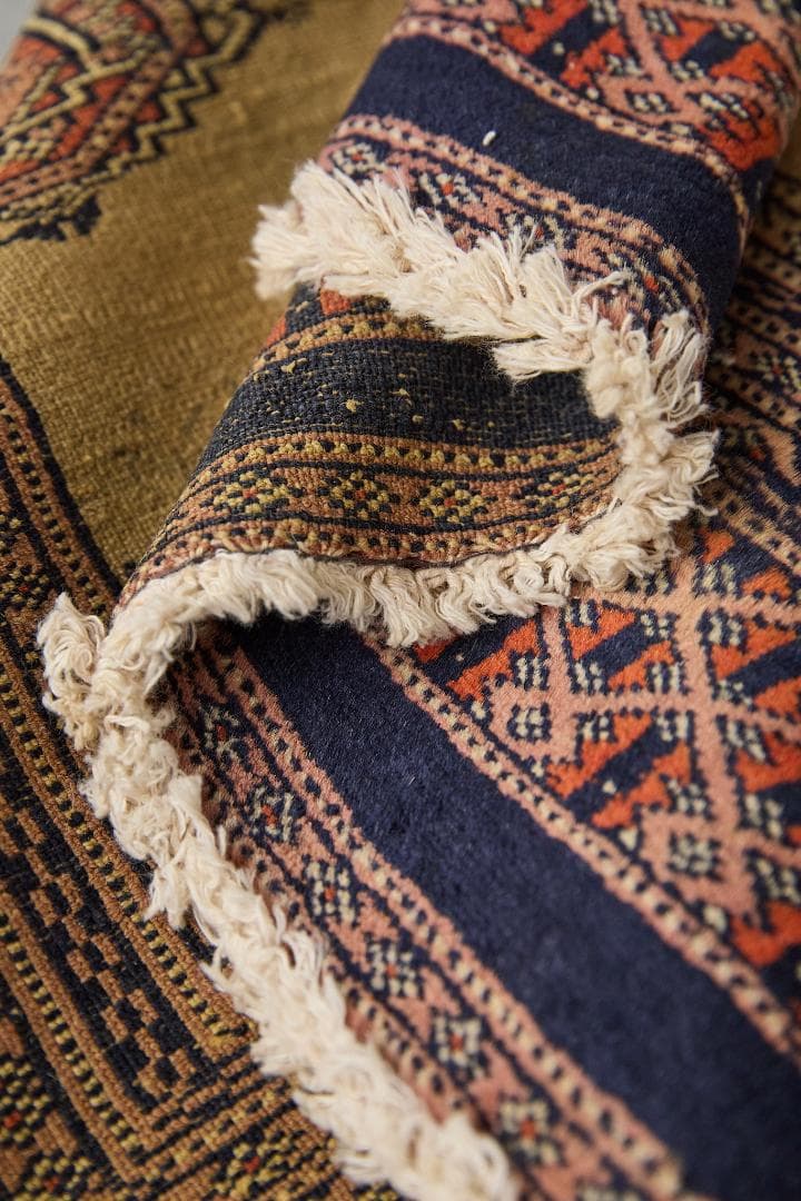 ヴィンテージラグ　トライバルラグ　パキスタン産（92×62cm）ベージュ　紺　茶