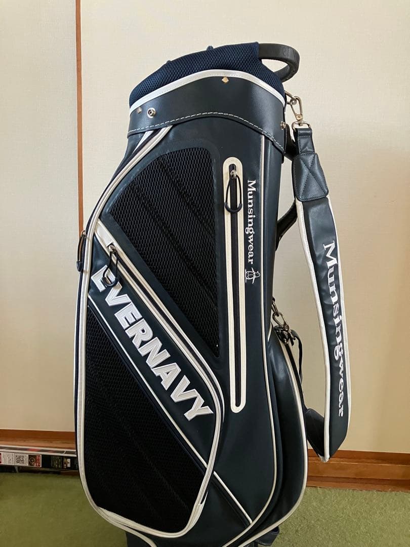 Munsingwear EVERNAVY キャディバッグ ネイビー　特価中‼️