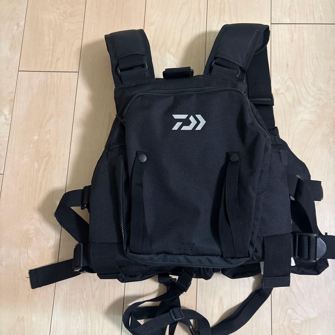 sakana ダイワ フローティングジャケット ブラック