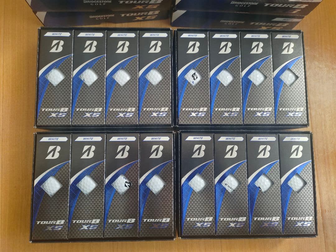 Bridgestone TOUR B XS ゴルフアクセサリーセット 4盒48球