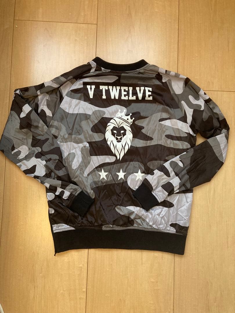 V TWELVE カモフラージュ ウインドブレーカー