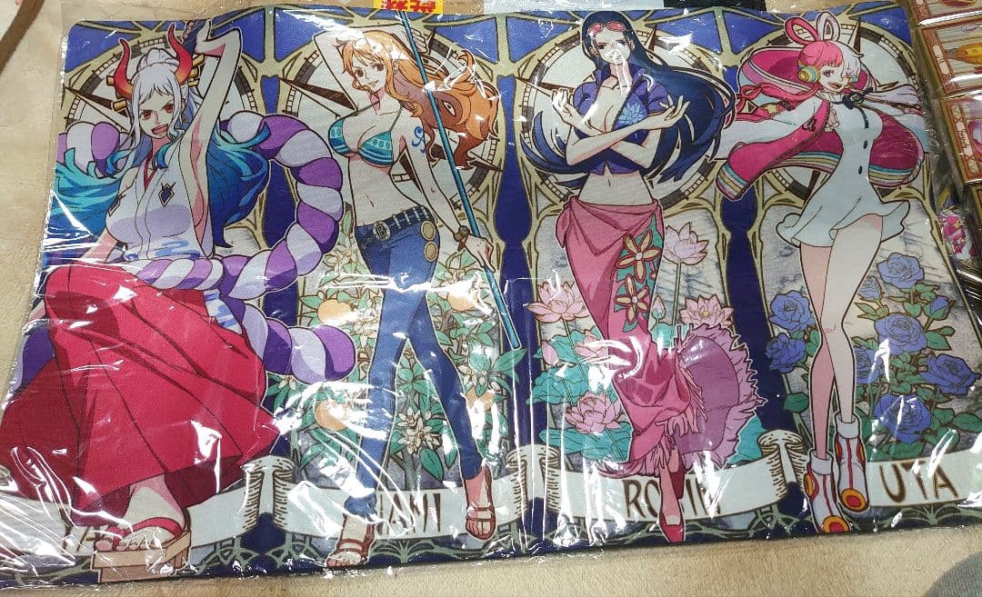 混沌の女神様 ワンピースカードスリーブ(ミュシャ風８種類)&プレイマット