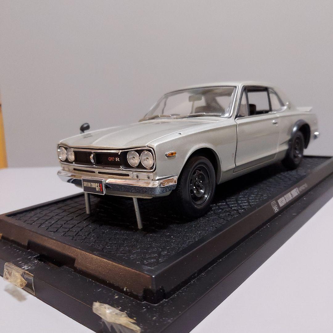 京商スカイラインGT-R KPGC10 1/18 シルバー(ジャンク品)