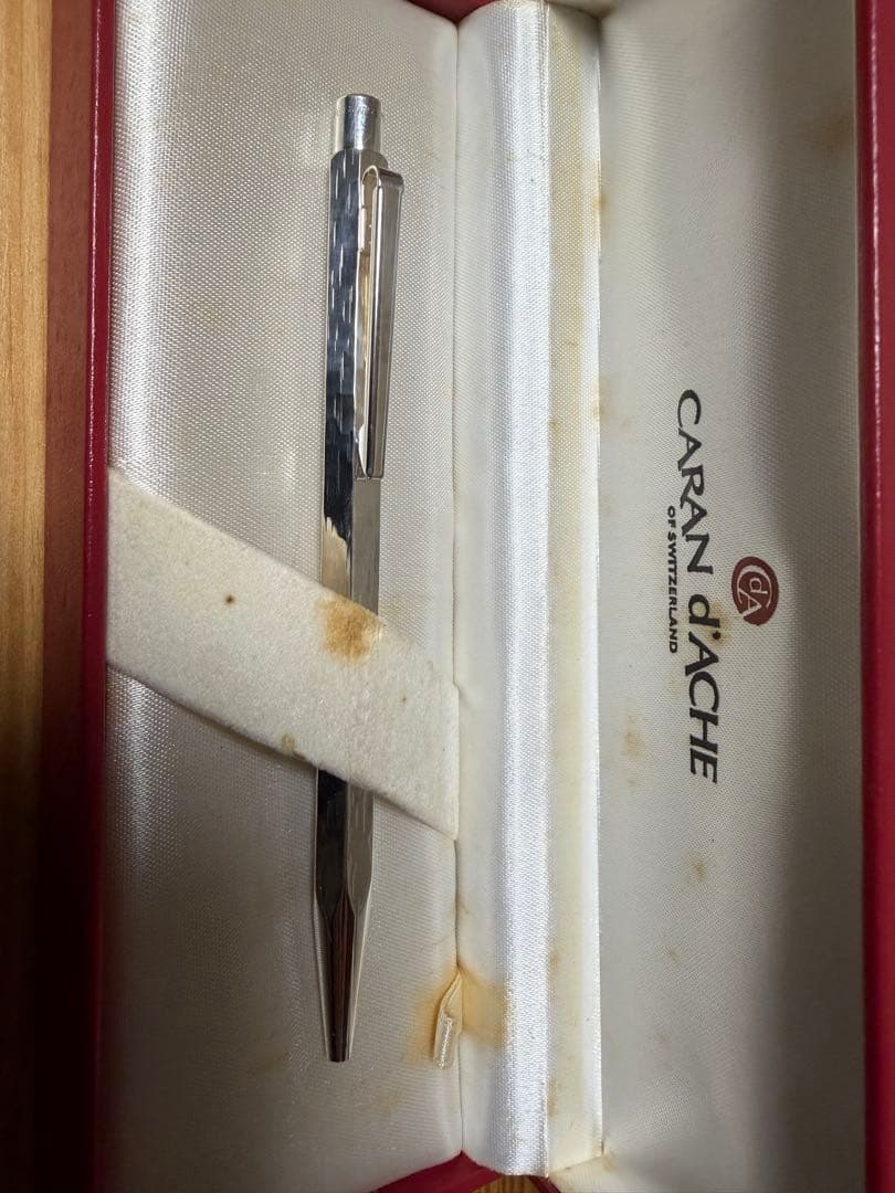 【Off】CARAN d'ACHE ボールペン 専用ケース付き