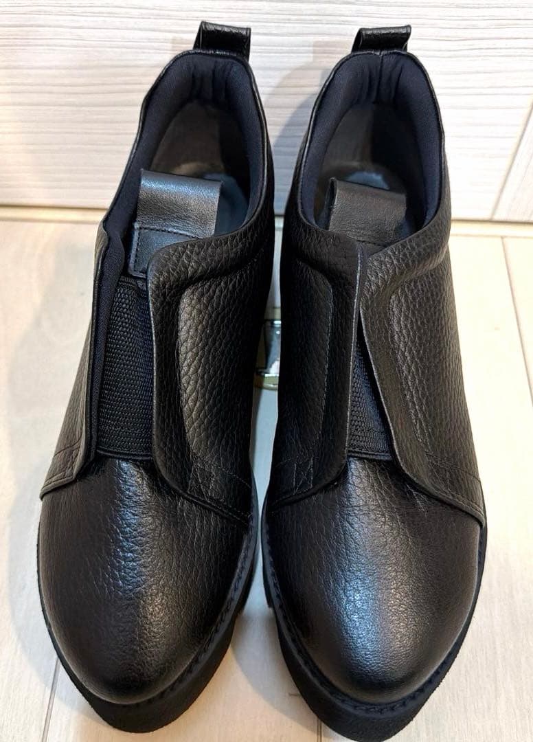 ヒルズアベニュー　スリッポン　《シドニー》22.5cm