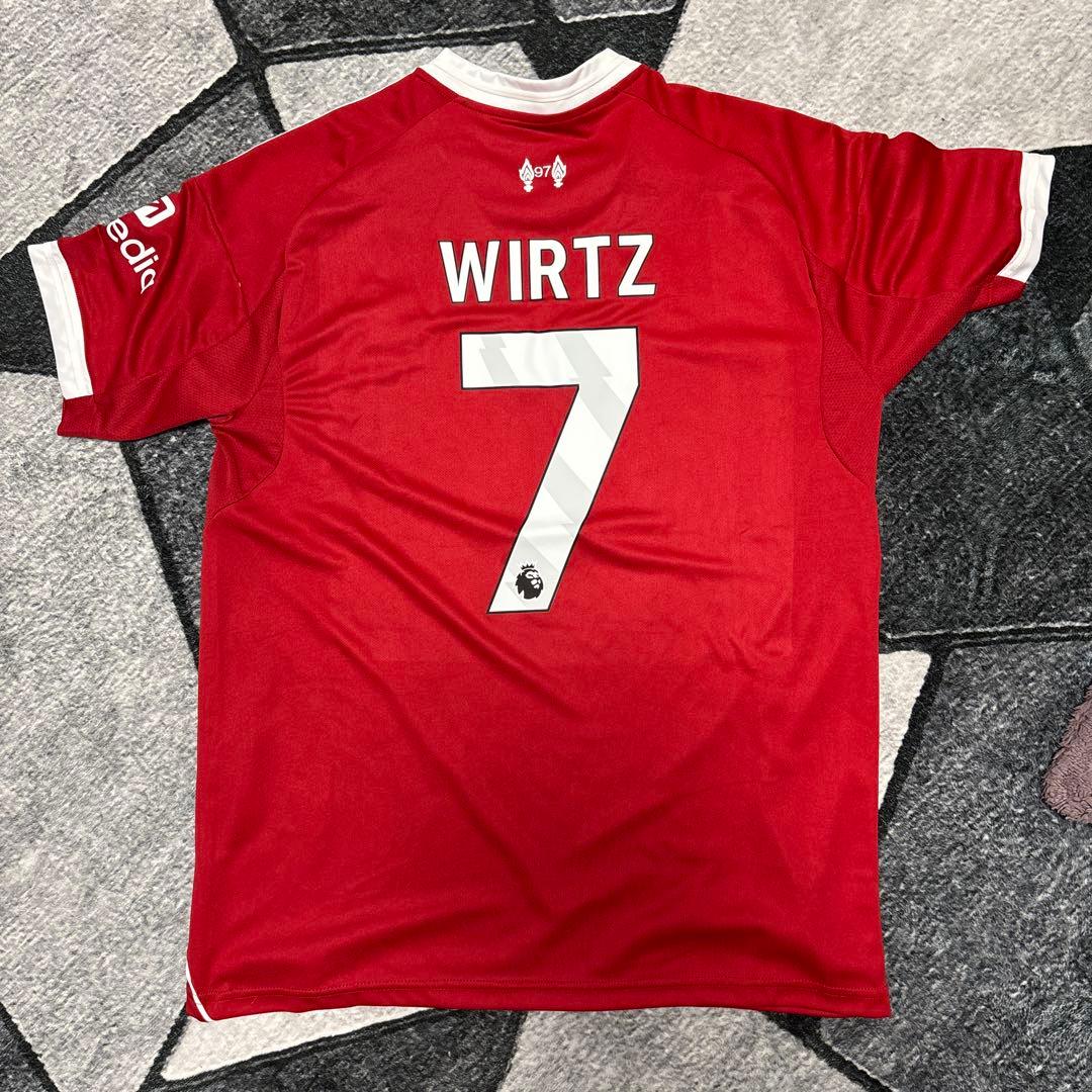 サッカー　リヴァプール　ユニフォーム　ヴィルツ