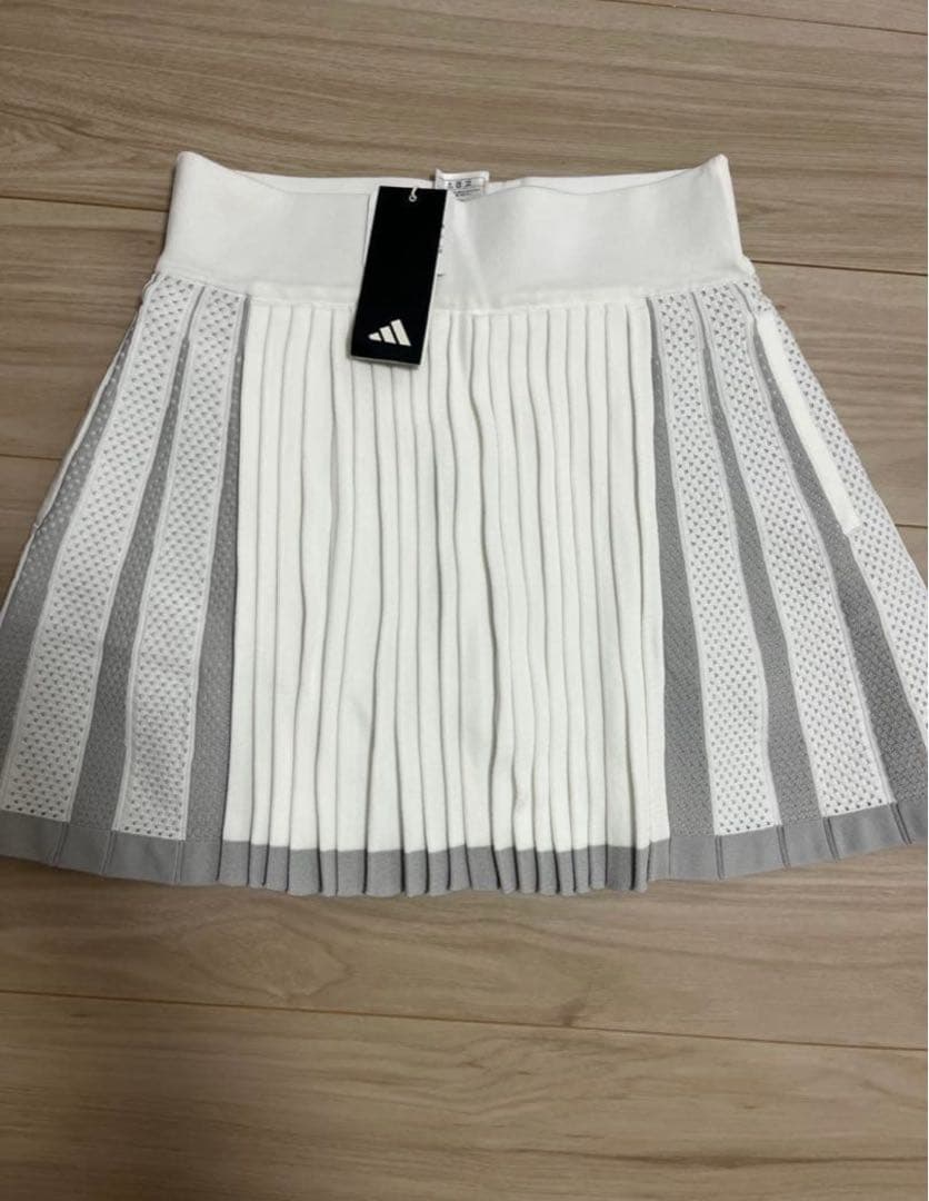 新品　アディダス　adidas ゴルフ長袖セーター　スカート　　セットアップ L