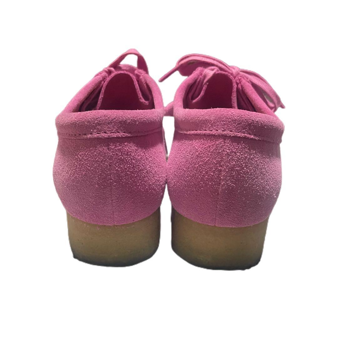 クラークス オリジナルズ ピンク スエード モカシン ワラビー レディース