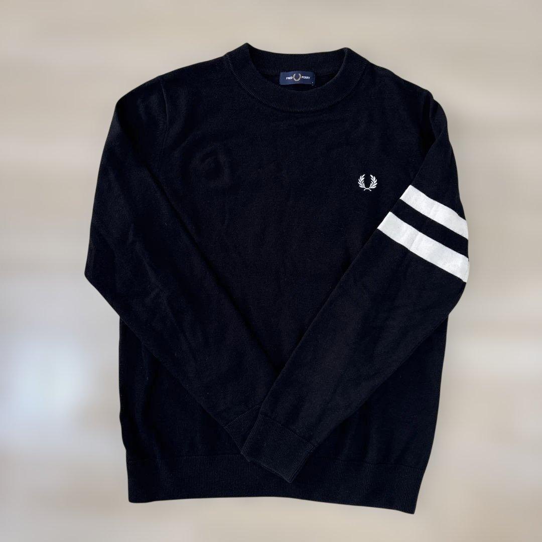 FRED PERRY ブラック クルーネックニット