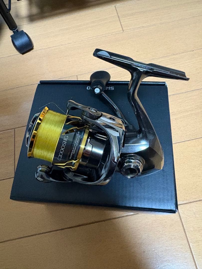 シマノ ツインパワー C2000SHG極美品。