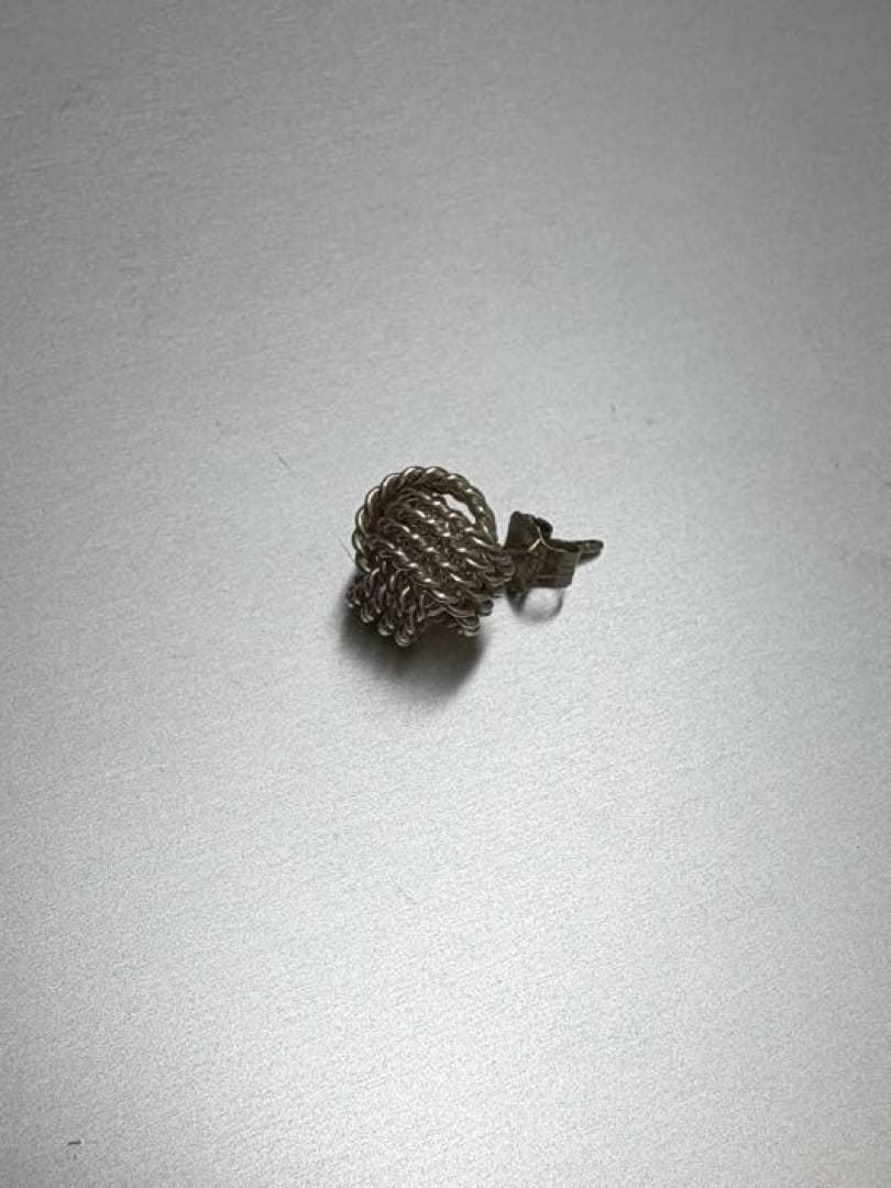 TIFFANY&Co. ティファニー　ツイストノットピアス　片耳(キャッチ付き)