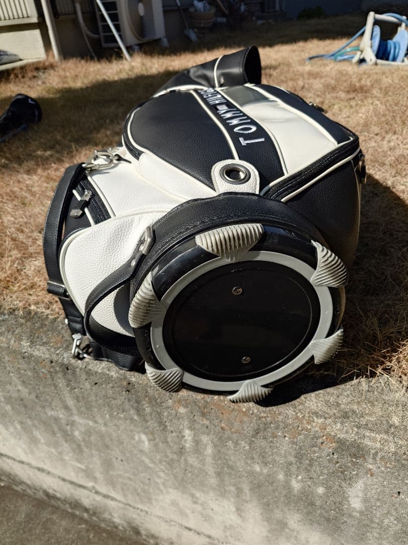 トミーヒルフィガー　キャディバッグ　ブラック/ホワイト