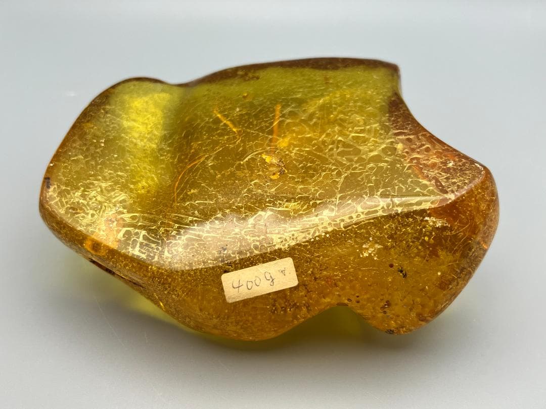 ビックサイズ　虫入り琥珀　大量な気泡を内包　バルティックアンバー　バルト海沿岸