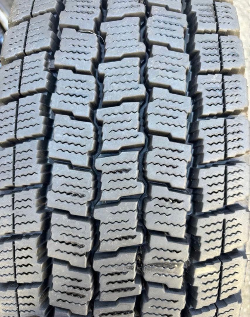 期間限定セール　ハイエース　ホイール　タイヤ　スタッドレス